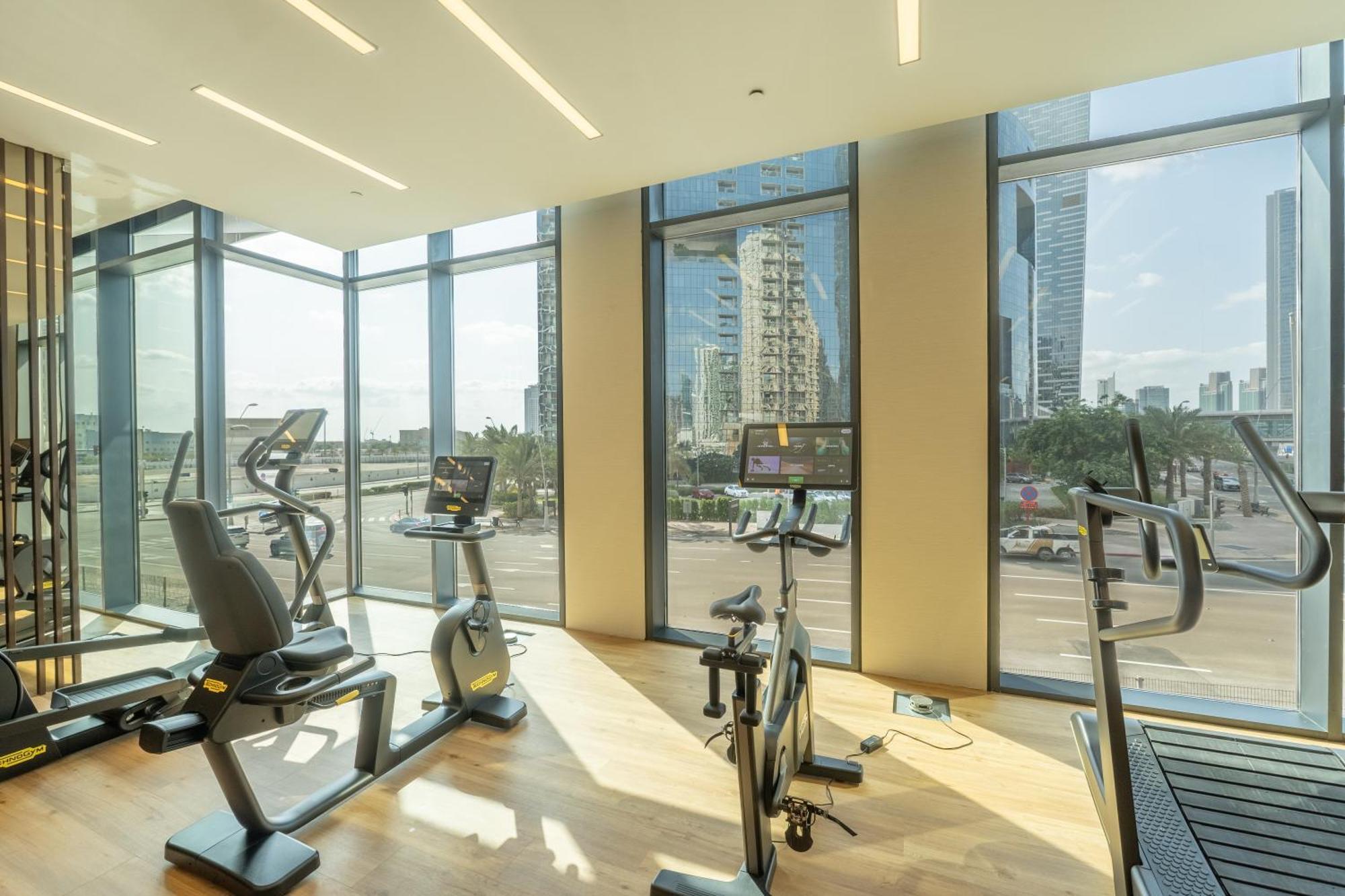 Luxurious 2 Bdr - Reem Nine - Full Mangroves & Sea Views - - Table Pool - Sauna - Cinema - Big Gym - Calisthenics Apartment